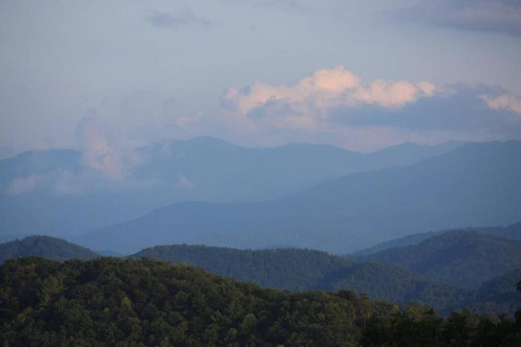 View! Private! Hot Tub,Pool Table,Fireplace,Relax! Sevierville Exterior foto